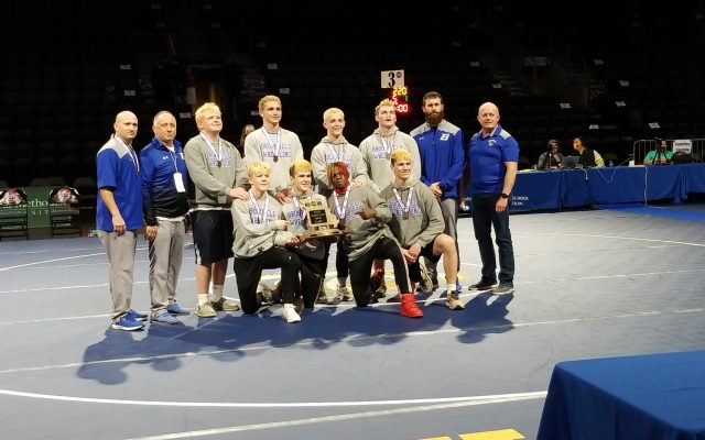 Brookfield Wrestling Clinches Team Trophy For First Time Since 2013, Centralia Finishes Second Again