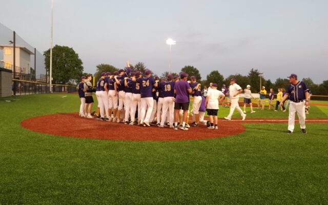 Hallsville Knocks Off Top Seed Macon in Extras to Clinch District Title